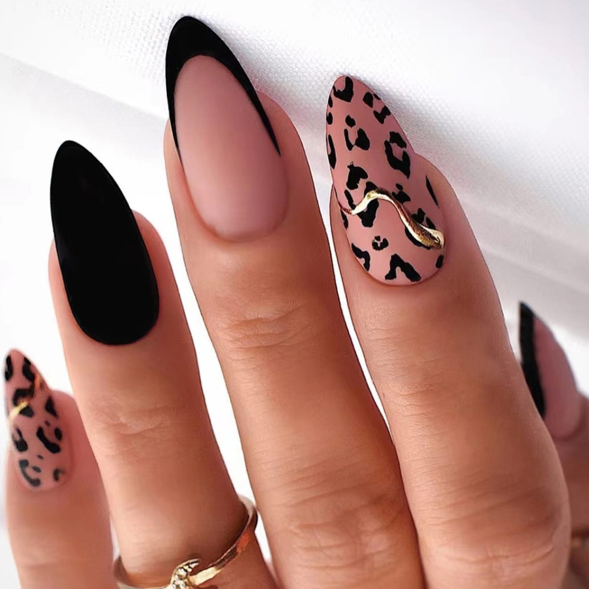 Gilded Leopard Black Nails