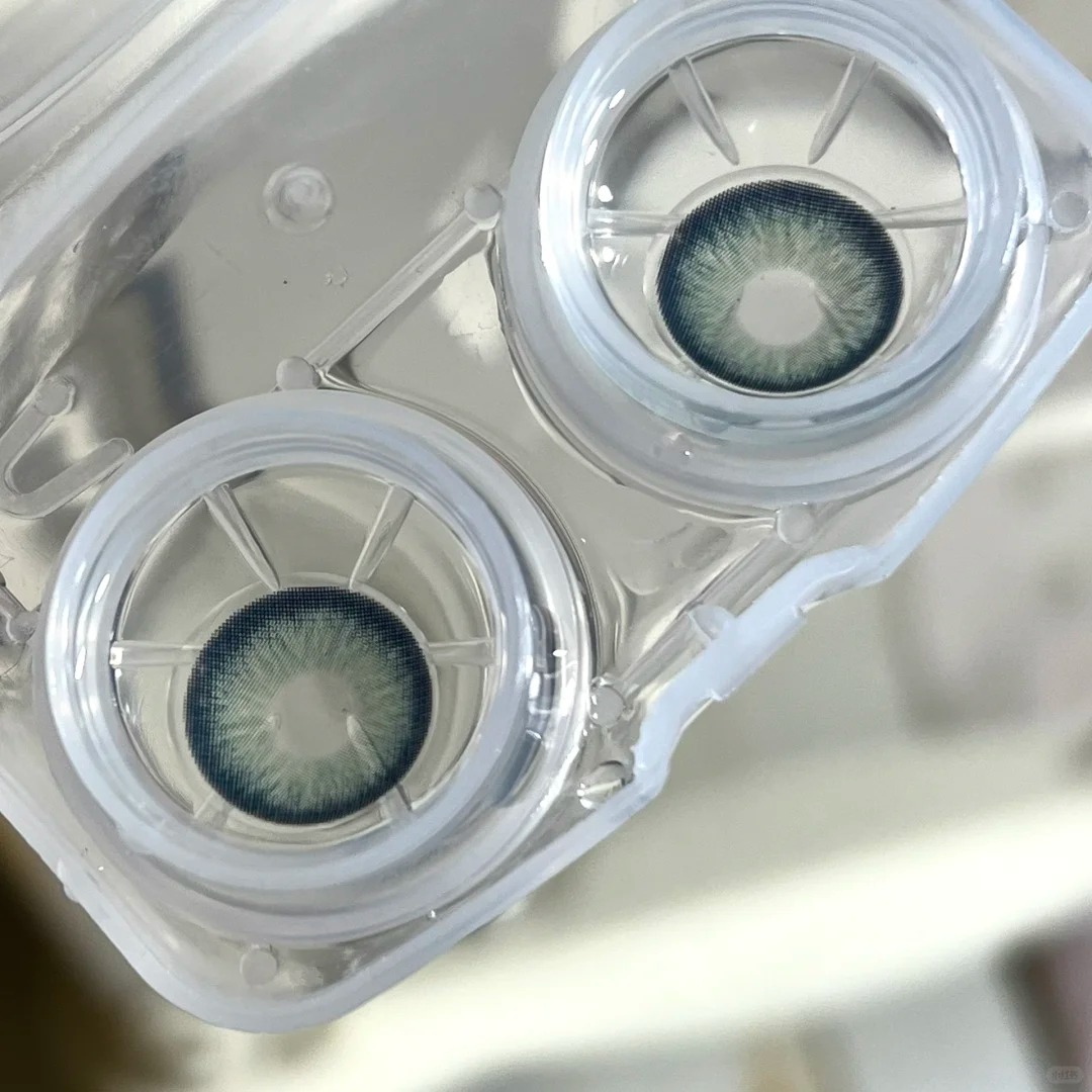 Sydney Green Yearly Contact Lenses