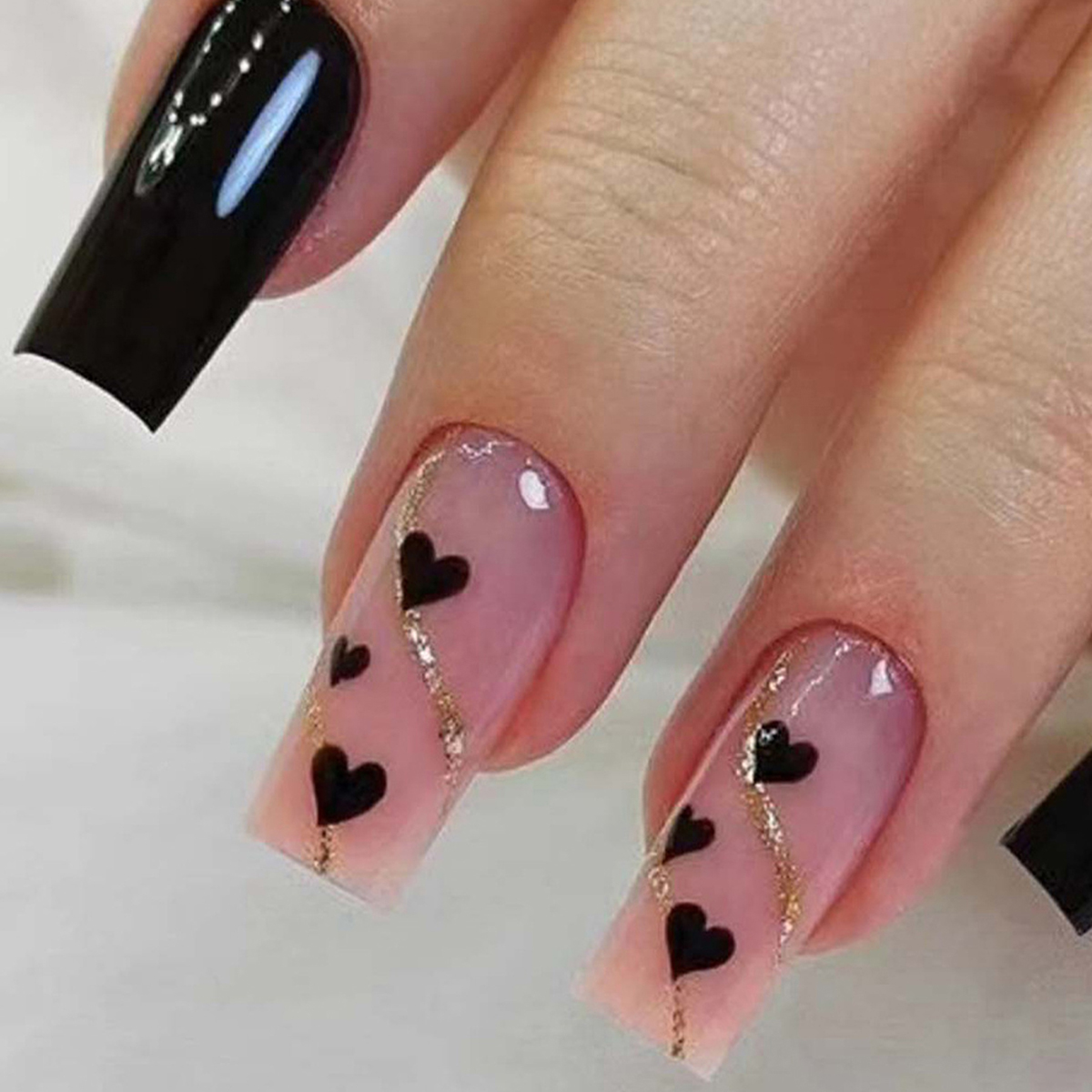 Gothic Heartbeat Black Nails