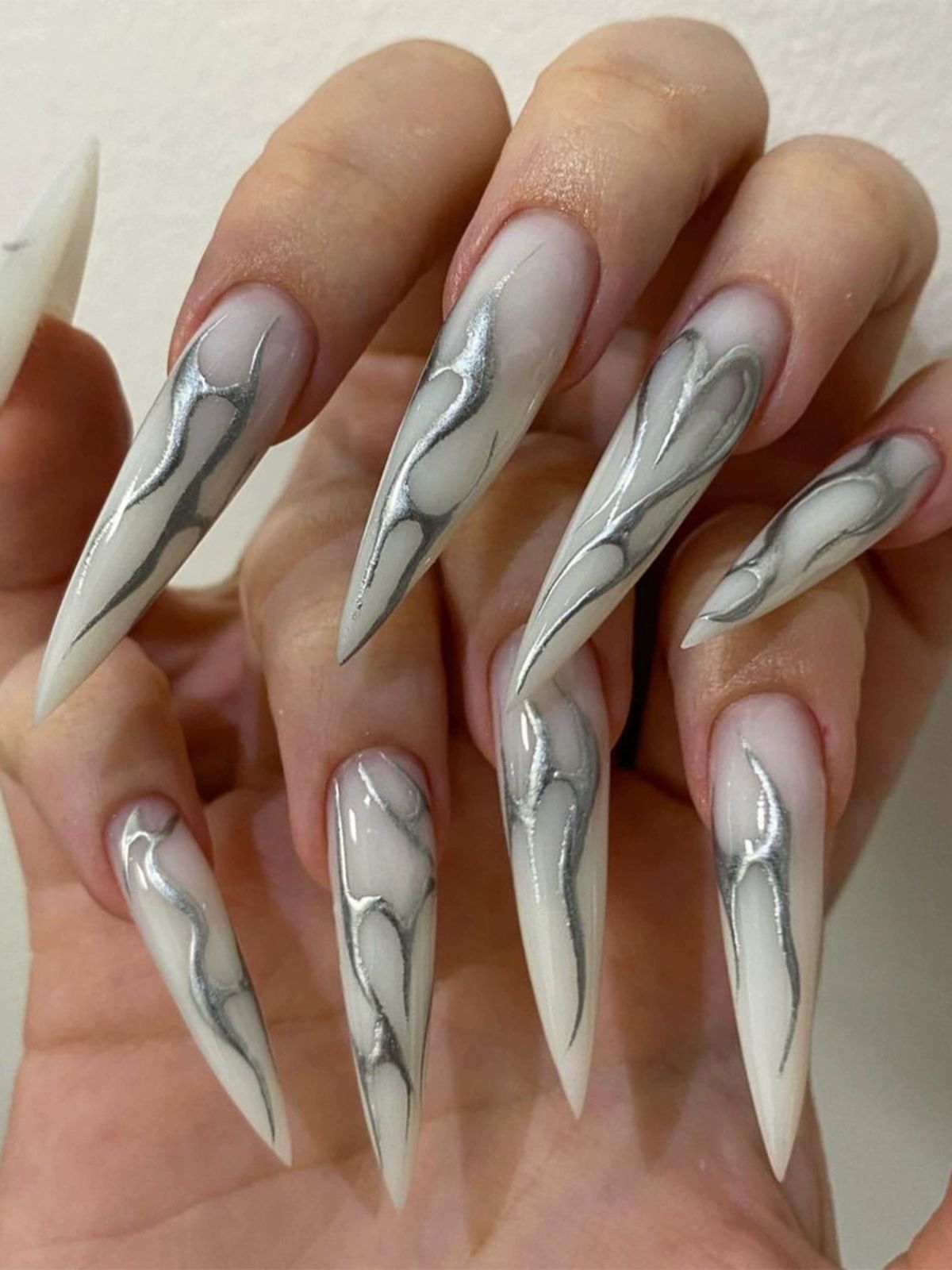 Metallic Vines Silver Nails