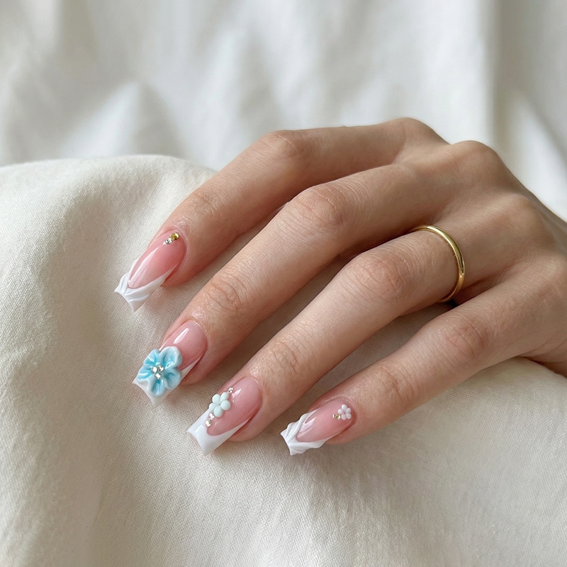 Cloud Garden Blue Nails