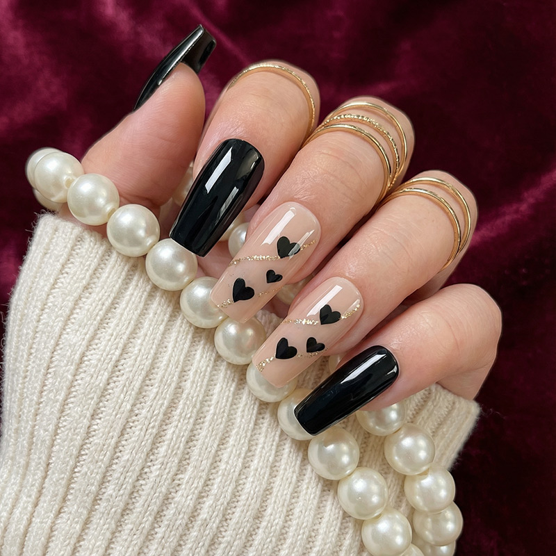 Gothic Heartbeat Black Nails