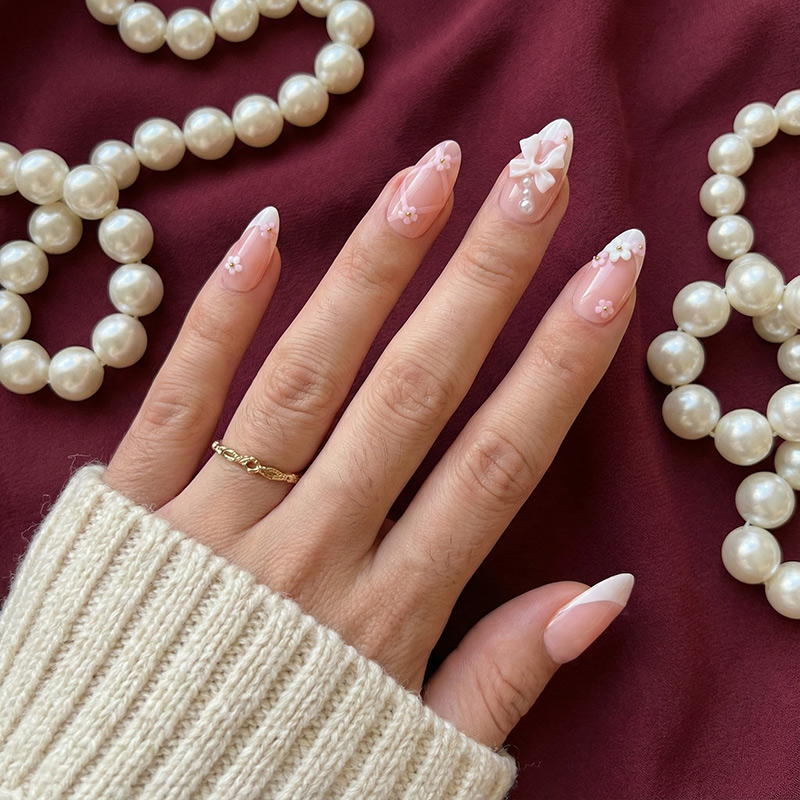 Charming Bow Pink Nails