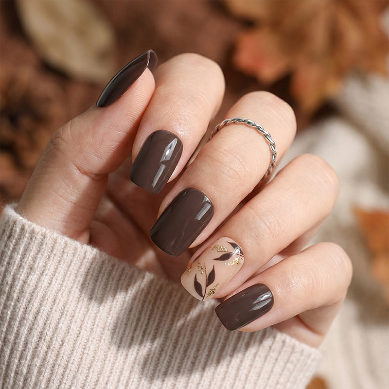 Leaf Pure Brown Nails