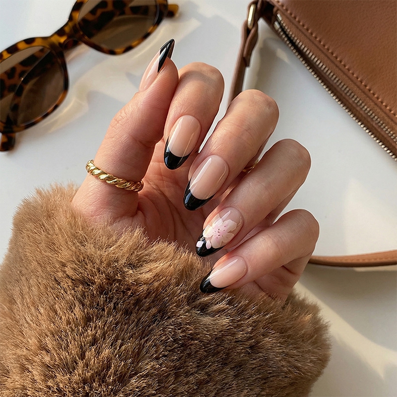 Shadow Rose Black Nails