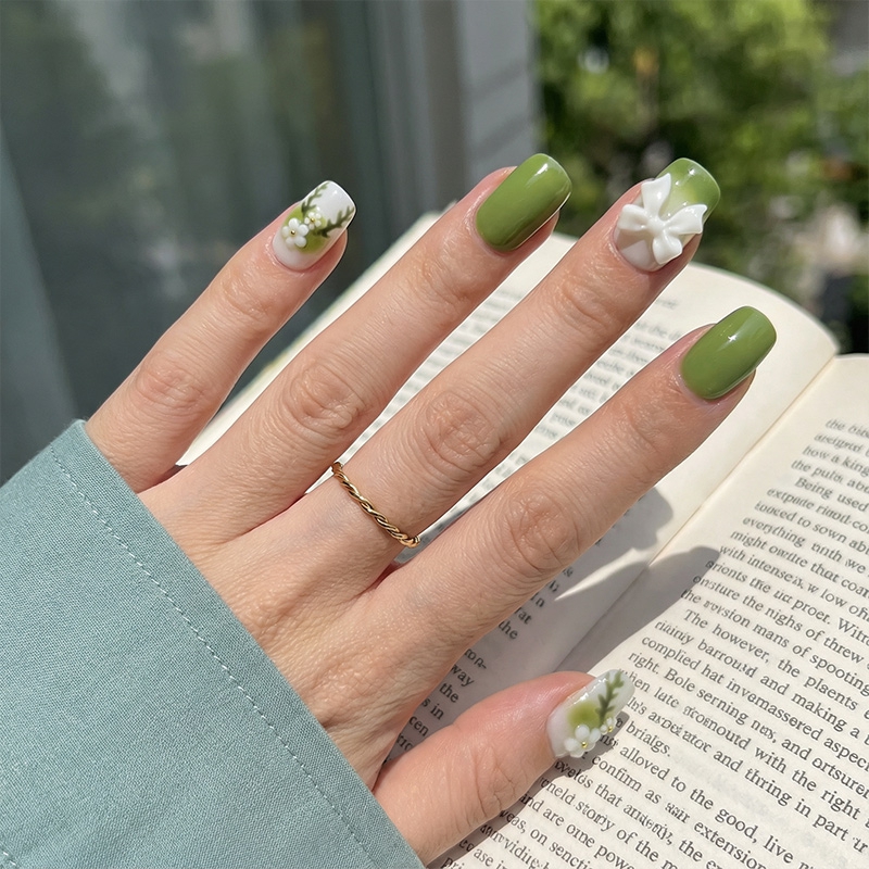 Mint Blossom Green Nails