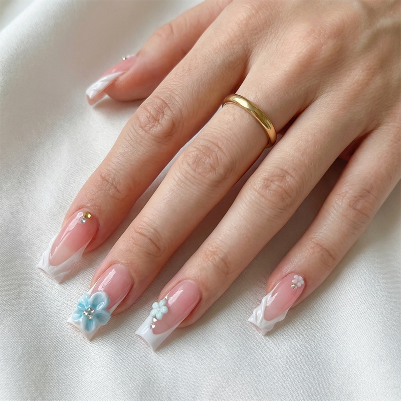 Cloud Garden Blue Nails