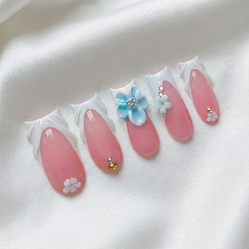 Cloud Garden Blue Nails