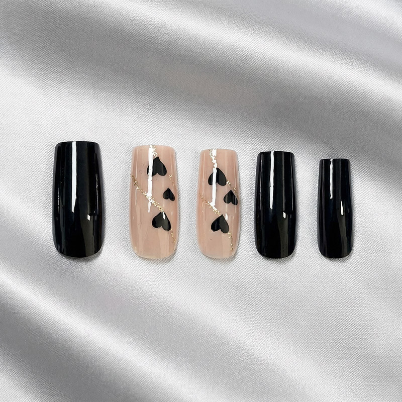 Gothic Heartbeat Black Nails