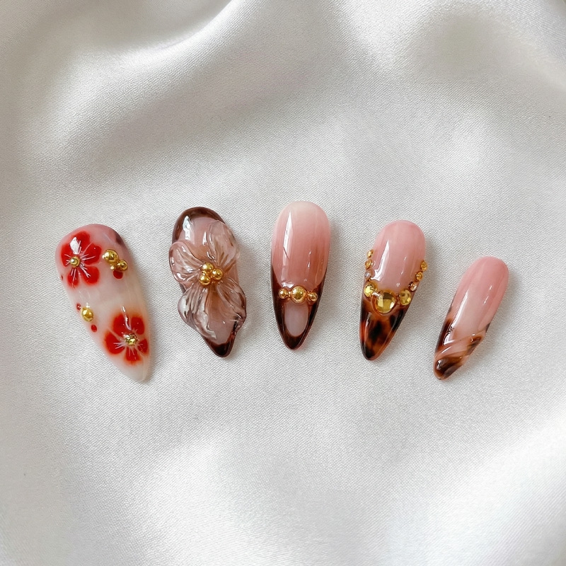 Caramel Dreams Brown Nails