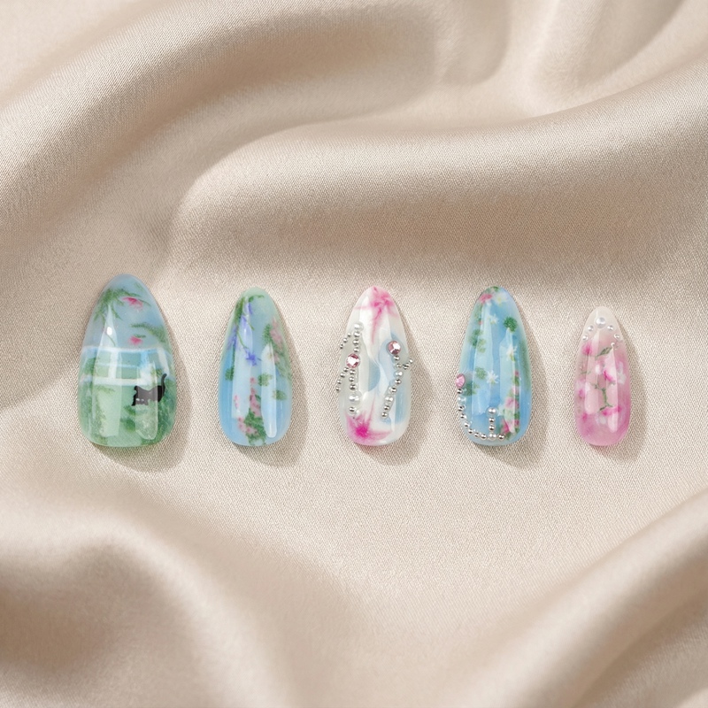 Flora Breeze Green Nails