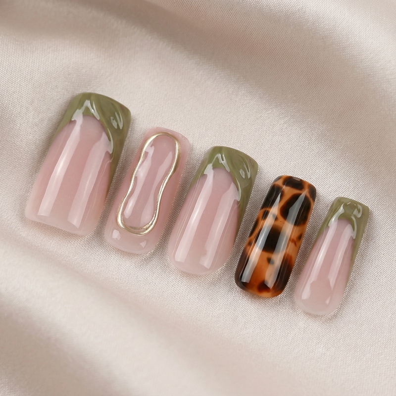 Wild Canvas Multicolor Nails