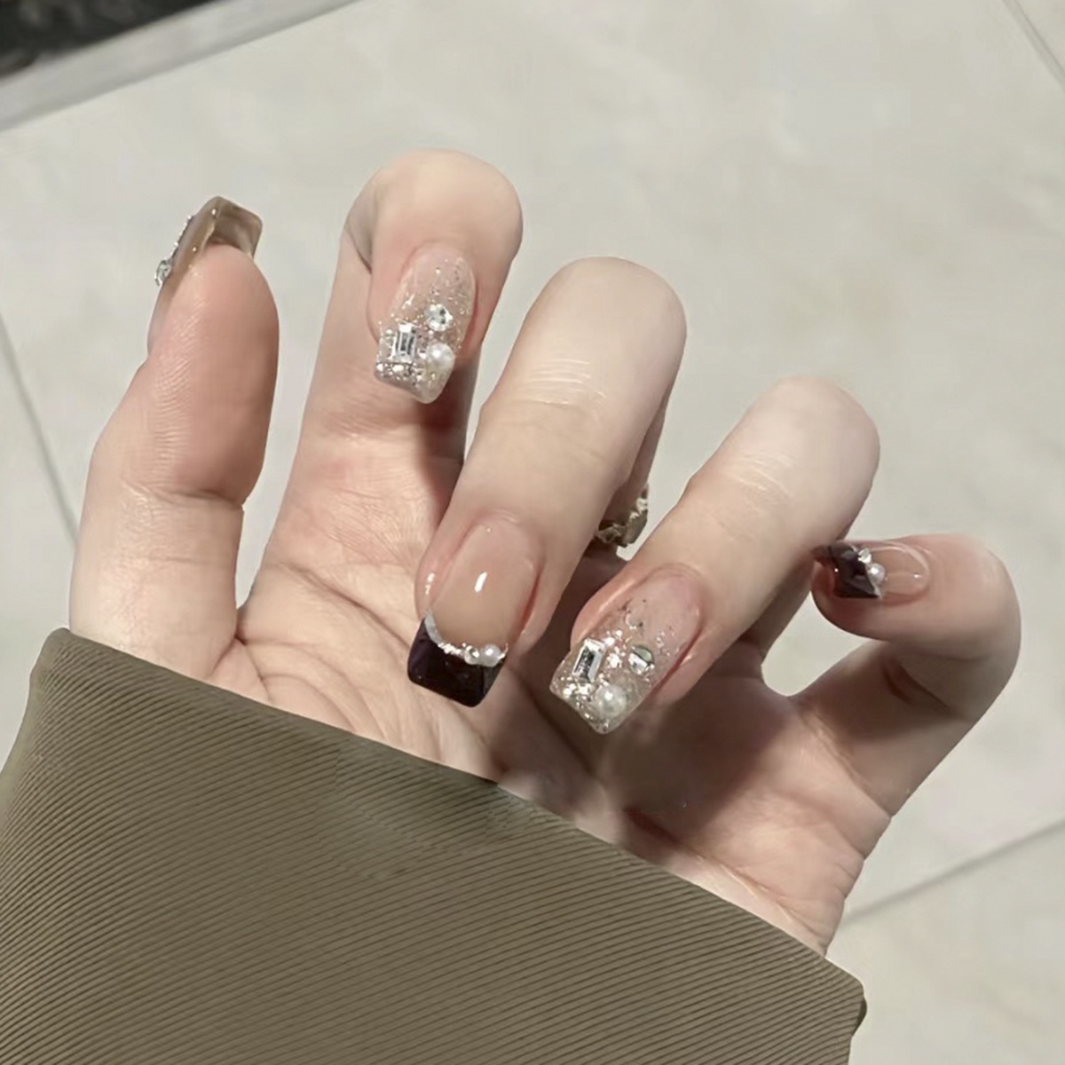 Night Pearl Black Nails