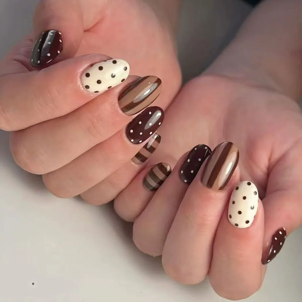 Coffee Cream Multicolor Nails