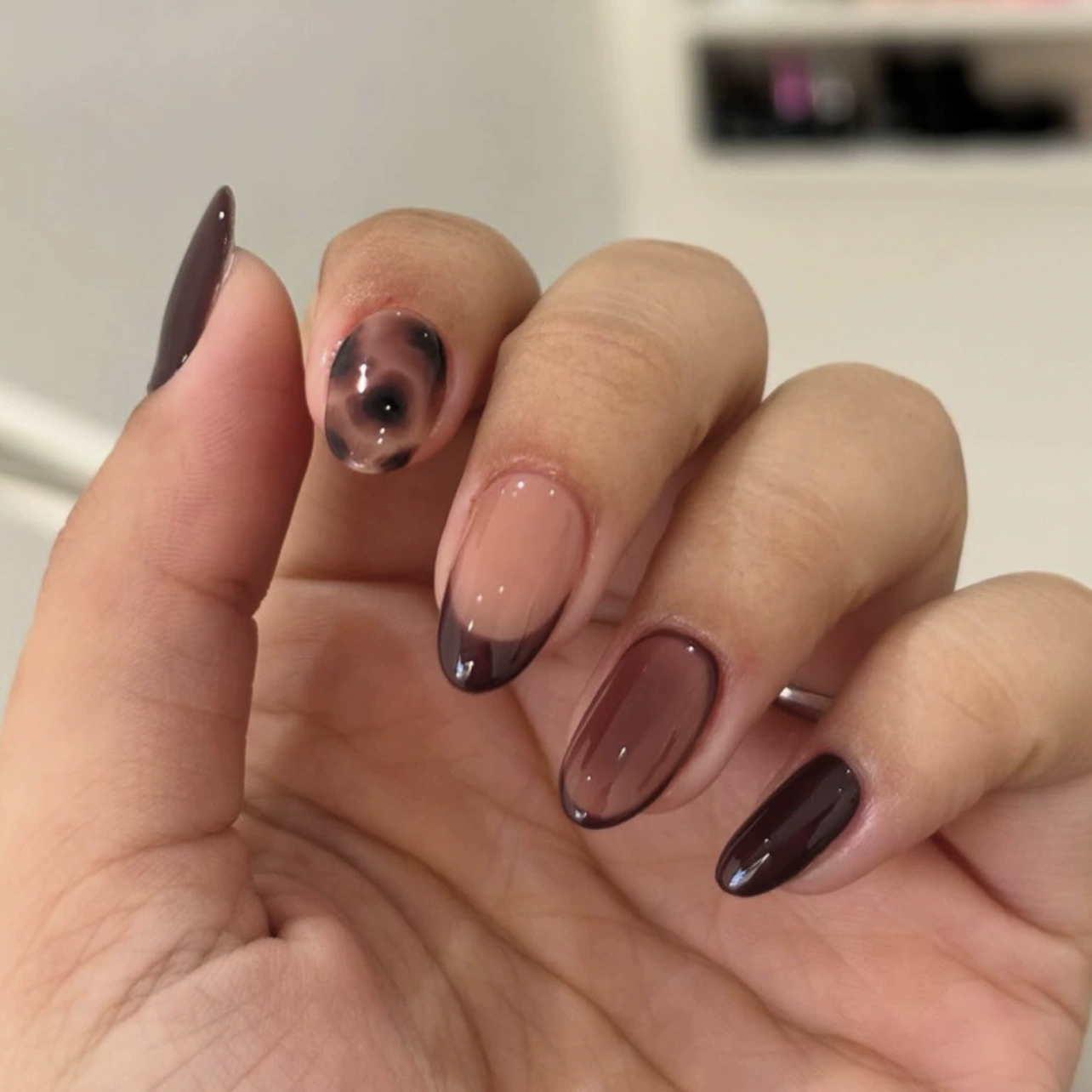 Mocha Marble Brown Nails