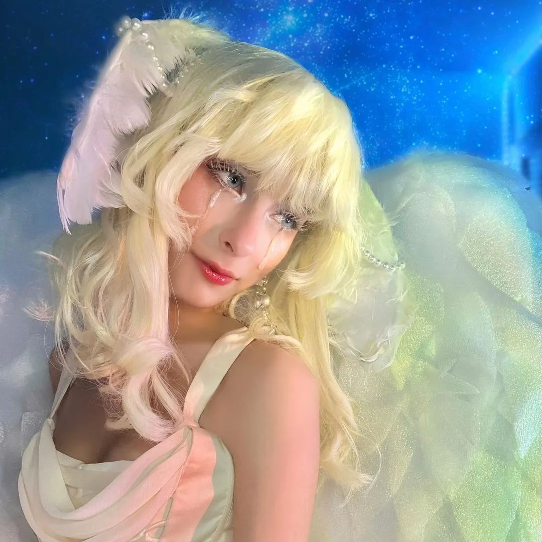 Glimmer Grey Yearly Contact Lenses