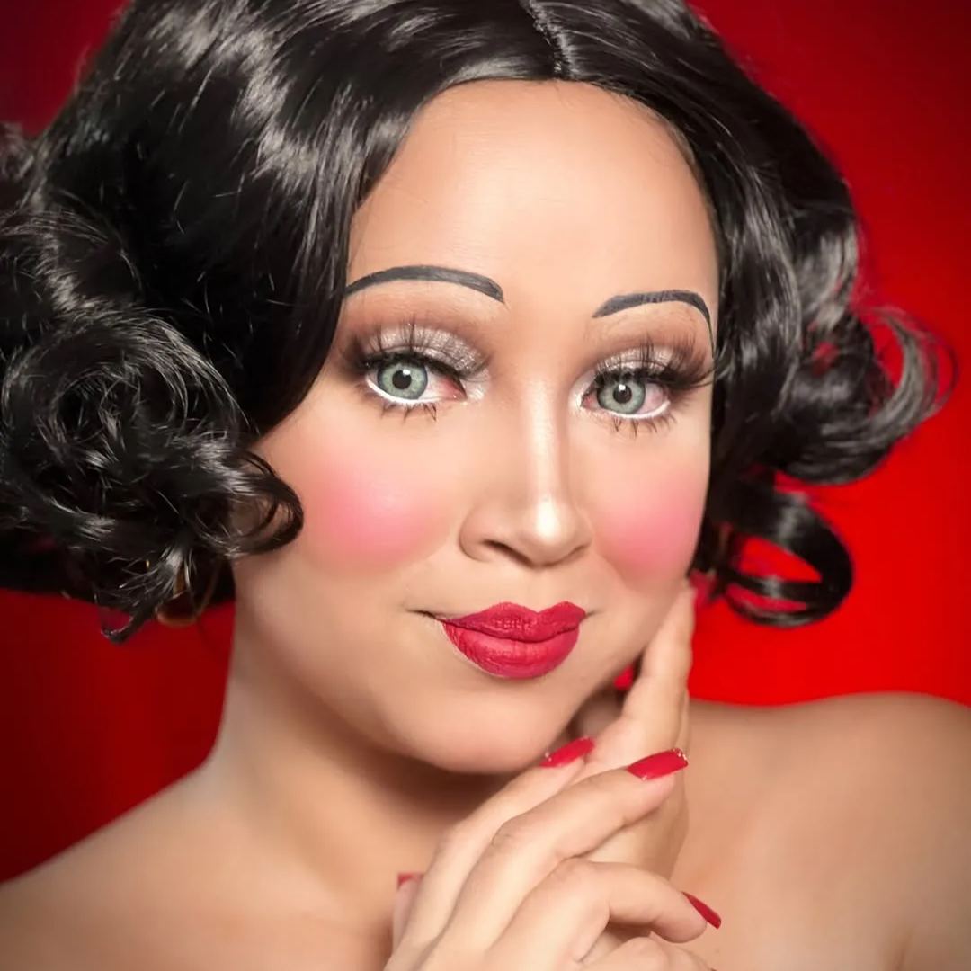 Sydney Green Yearly Contact Lenses