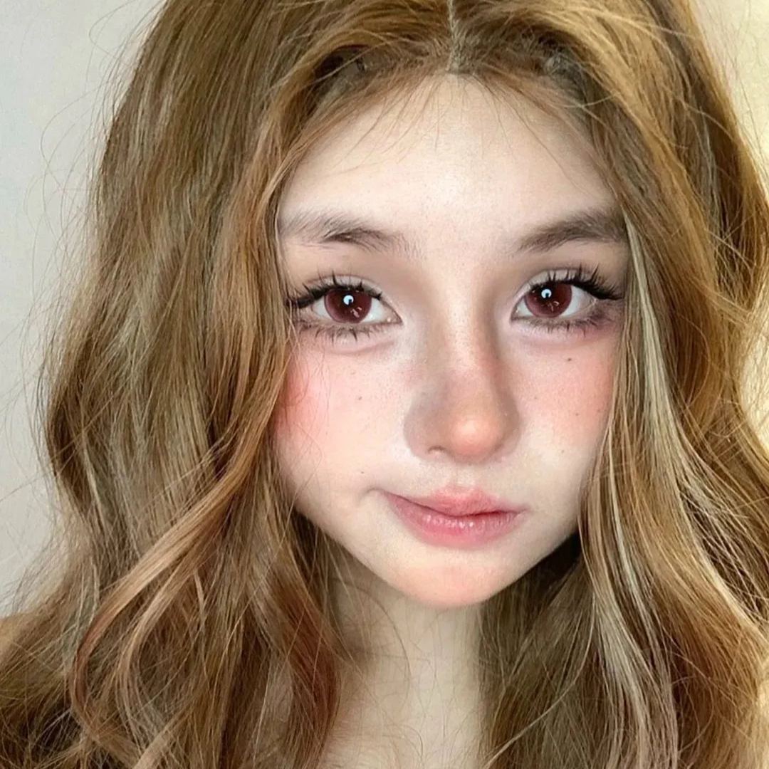 Brambles Red Yearly Contact Lenses