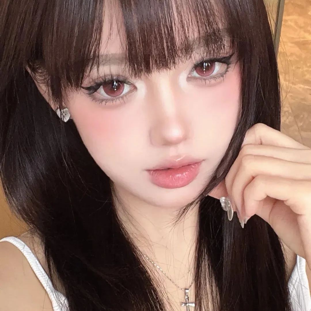 Brambles Red Yearly Contact Lenses