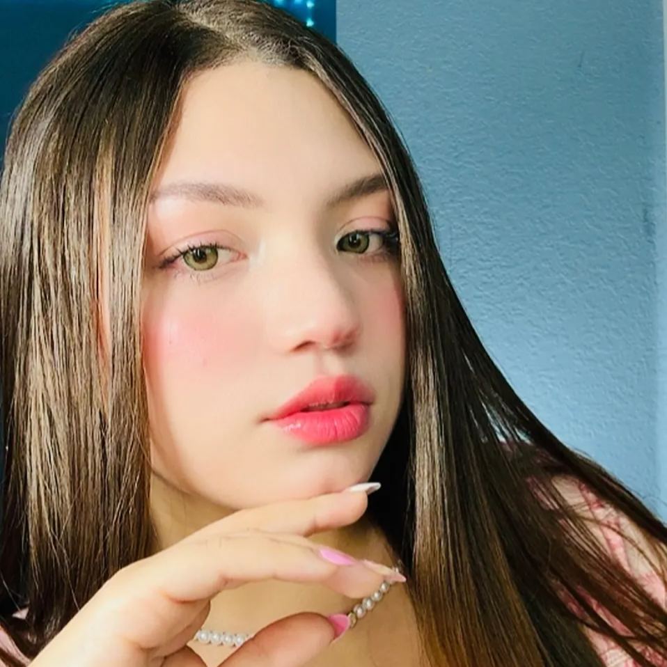 Pola Green Yearly Contact Lenses