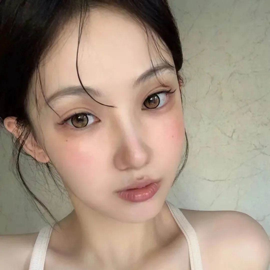 Monica Brown Yearly Contact Lenses