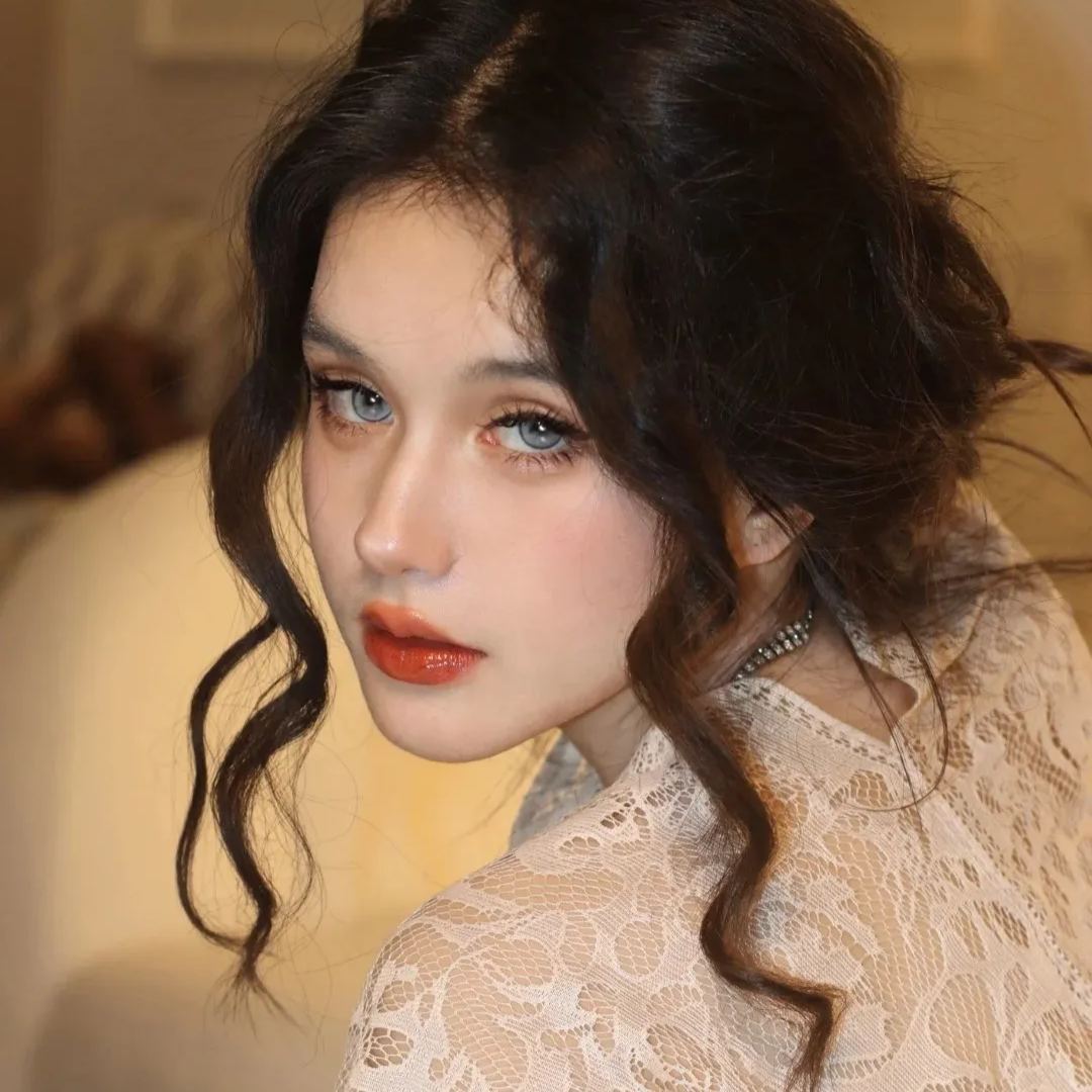 Menigo Gray Yearly Contact Lenses