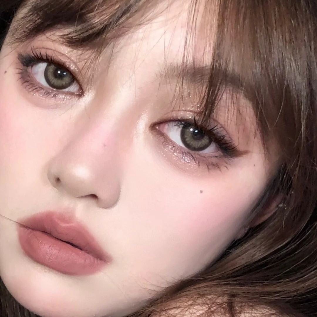 Plume Brown Yearly Contact Lenses