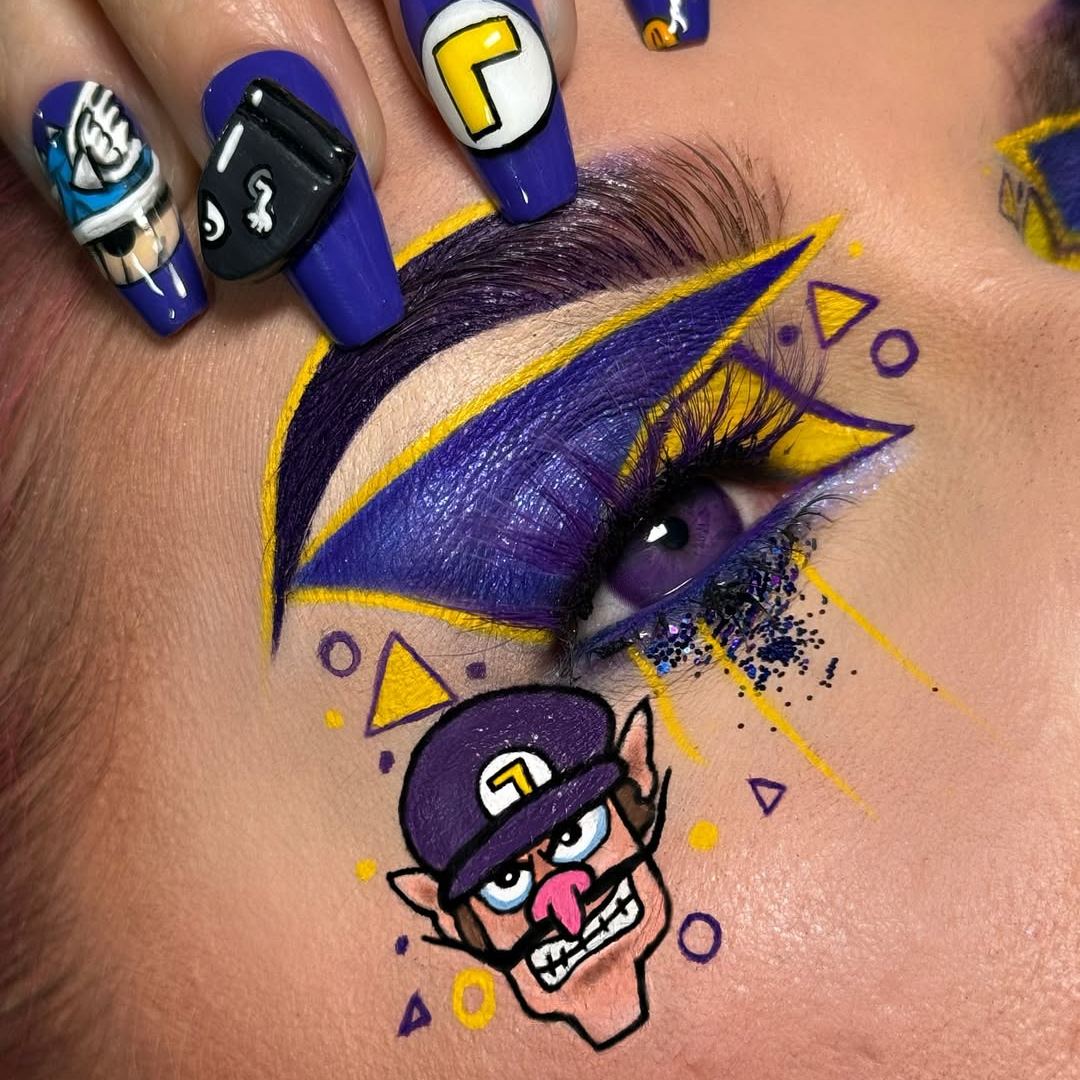 Aura Purple Yearly Contact Lenses