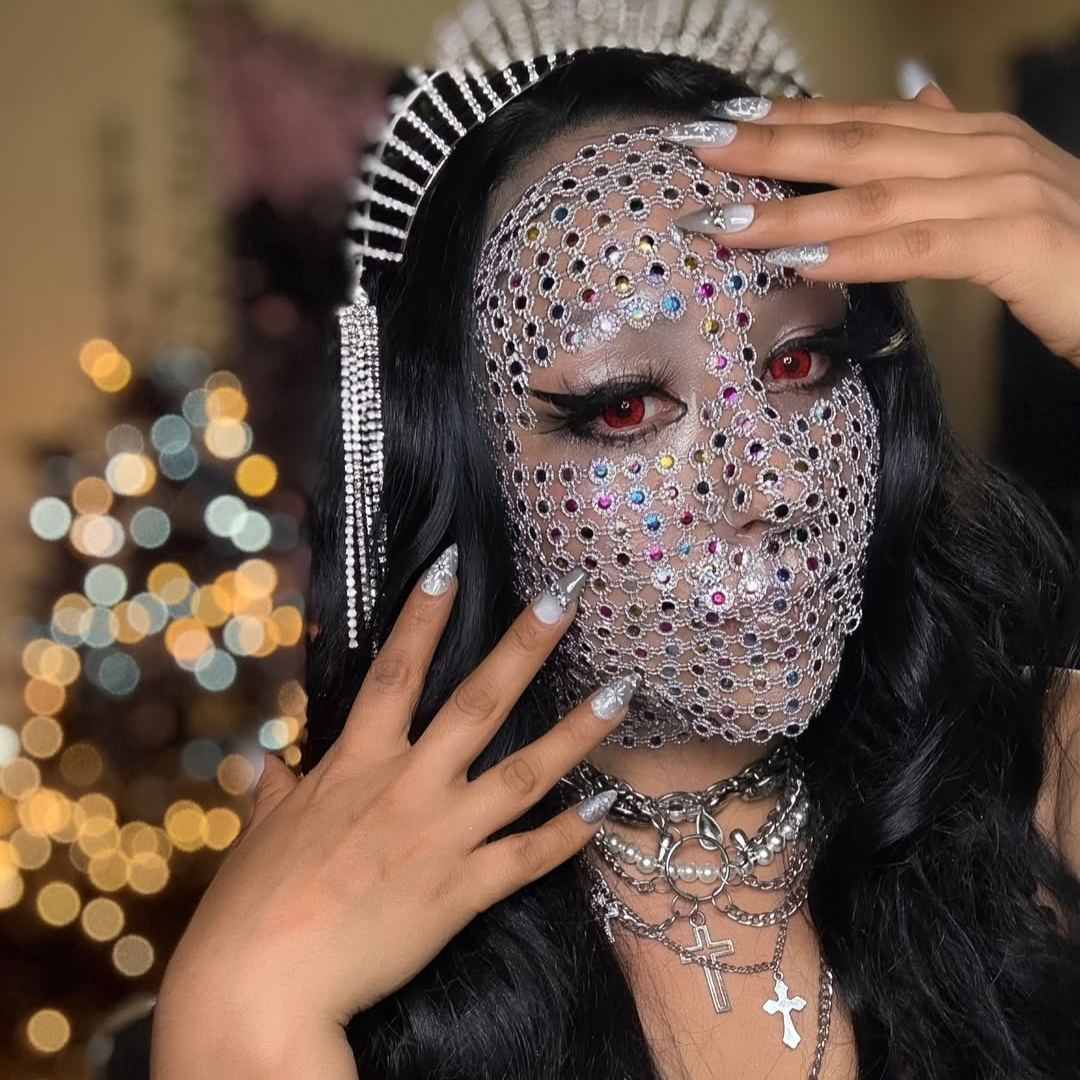 Snowflake Rhinestone Gray Nails