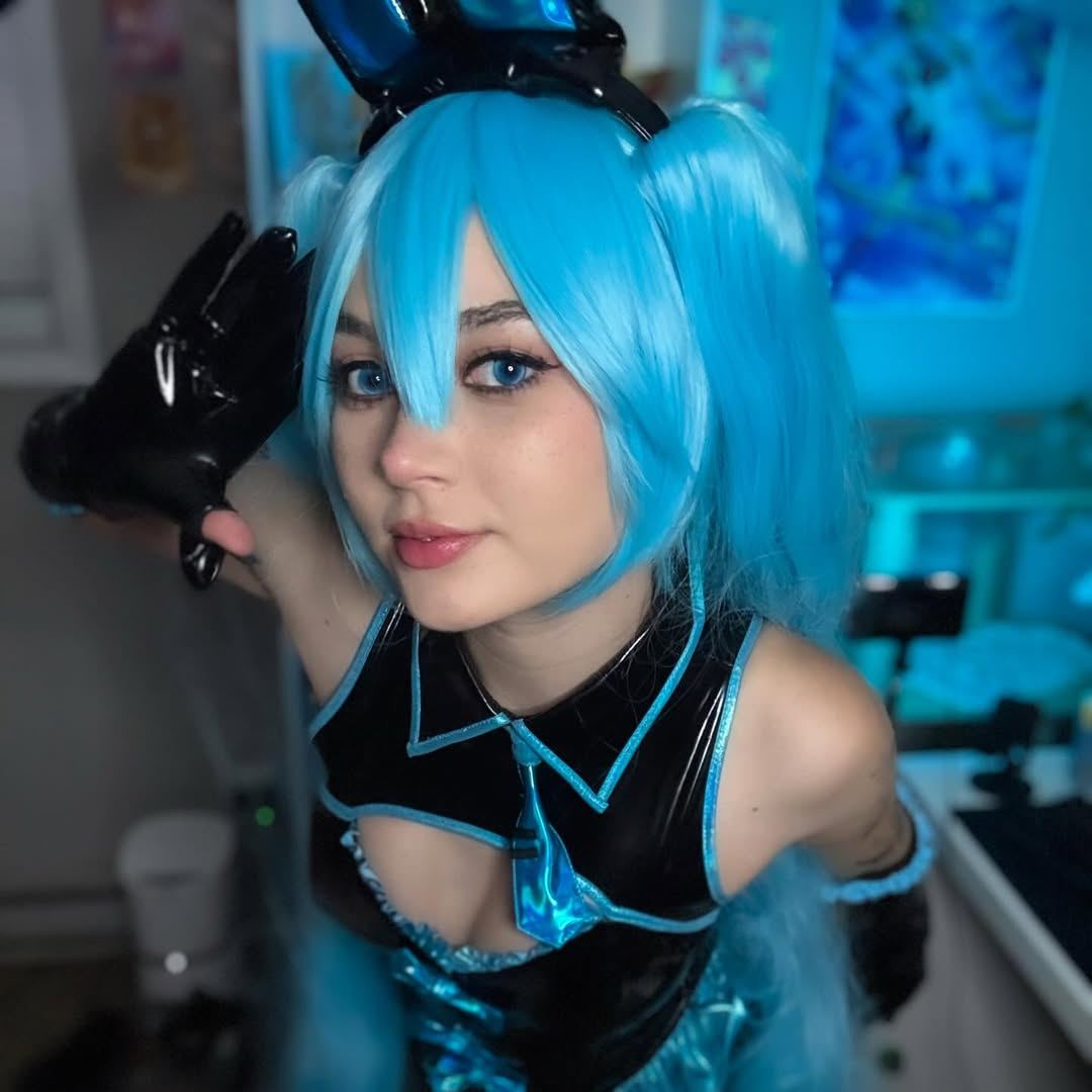 Ruby Blue Yearly Contact Lenses