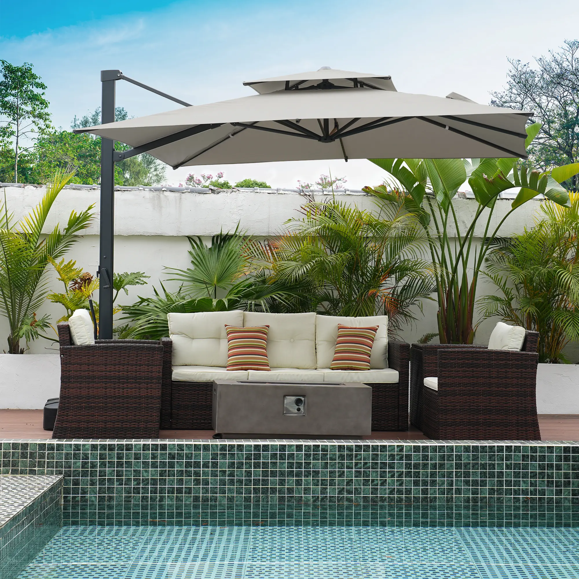 10-Ft Aluminum Patio Cantilever Umbrella with Removable Light Strips and Tilt Function