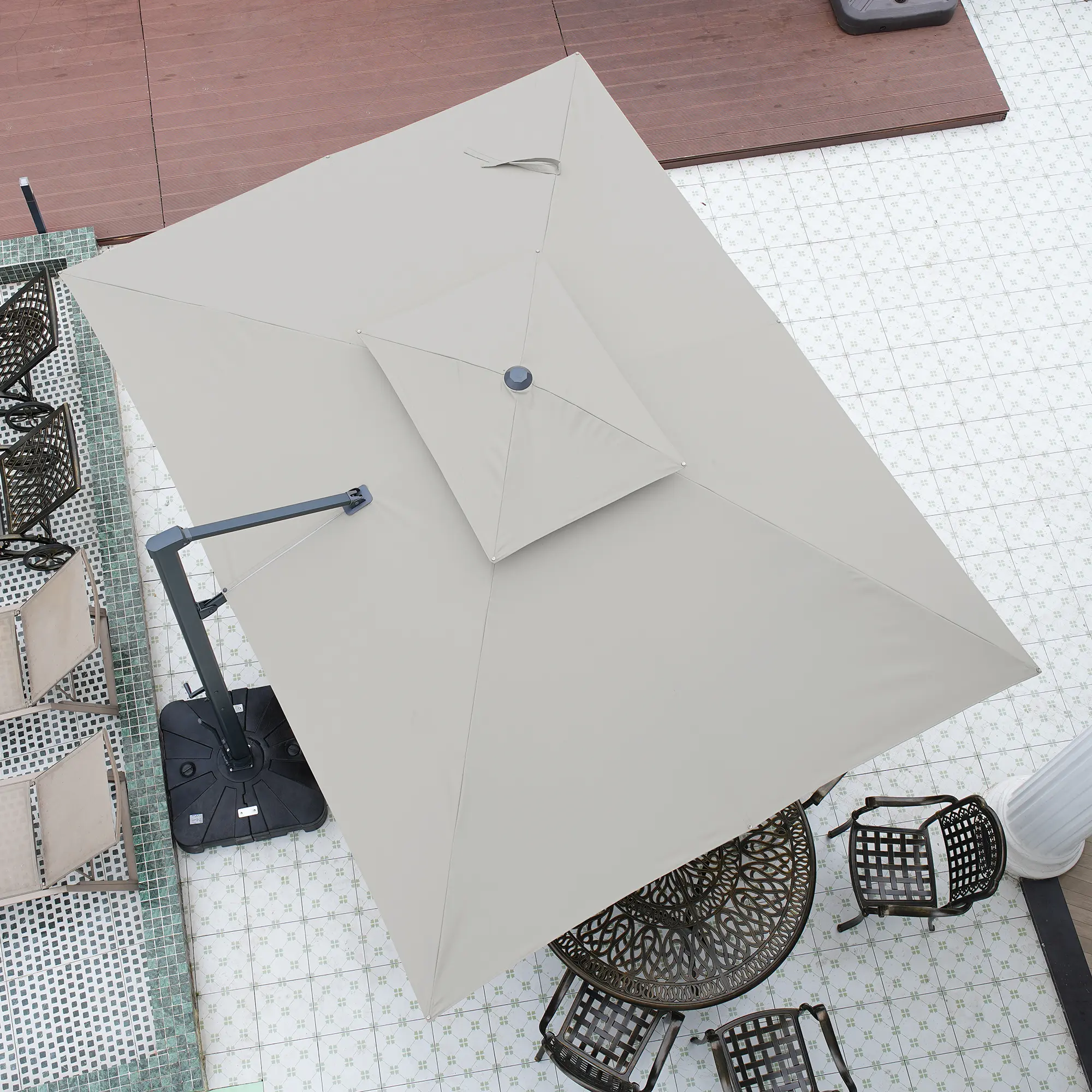 13-Ft Aluminum Patio Cantilever Umbrella with Removable Light Strips and Tilt Function