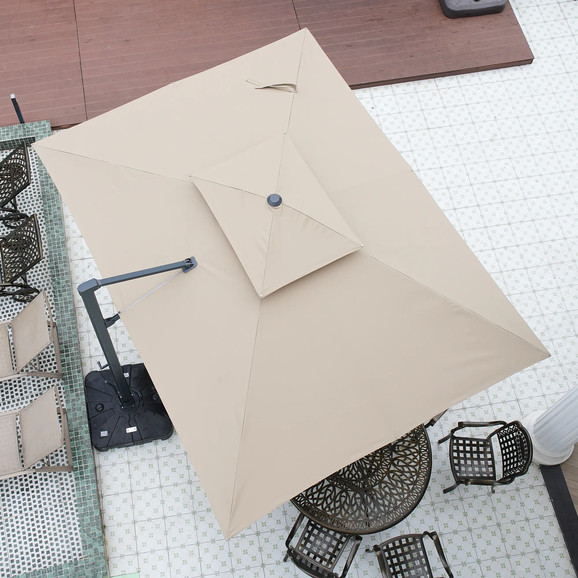 13-Ft Aluminum Patio Cantilever Umbrella with Removable Light Strips and Tilt Function