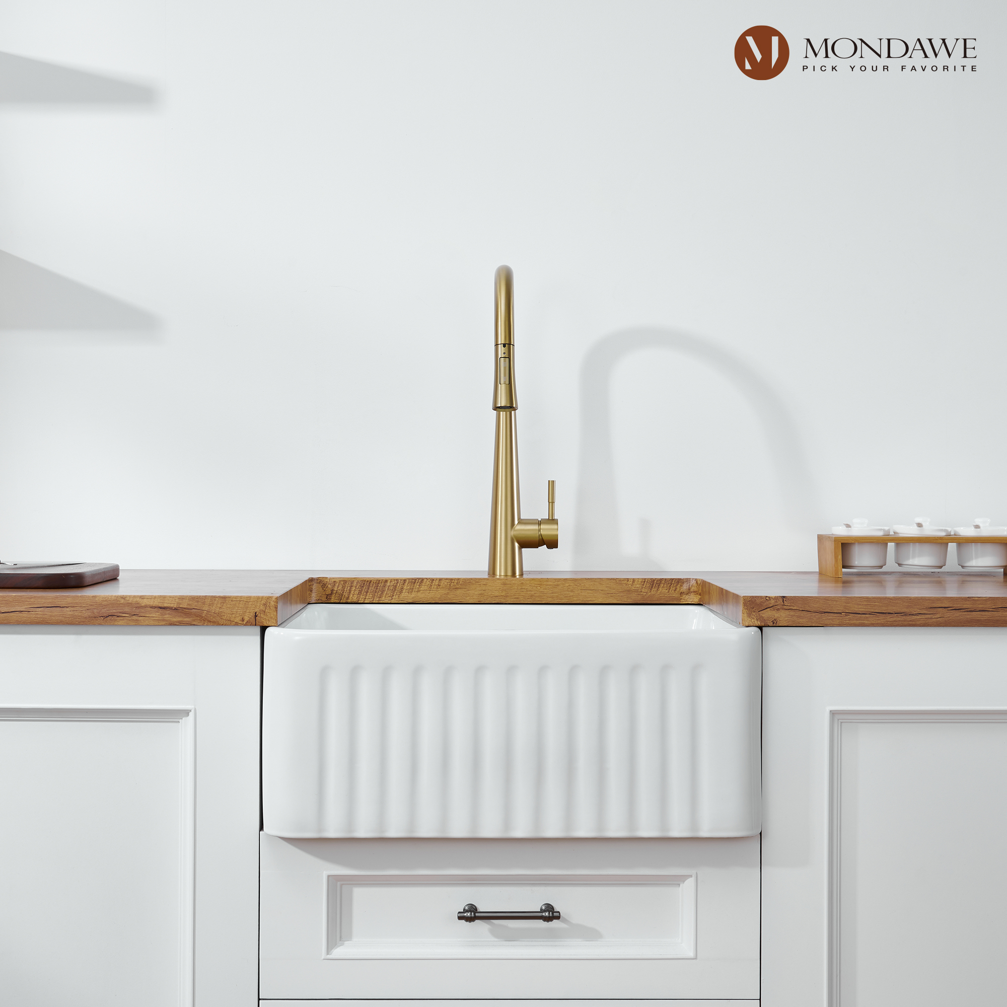 High Arc Pull Down Single Handle Kitchen Faucet with Accessories-Mondawe