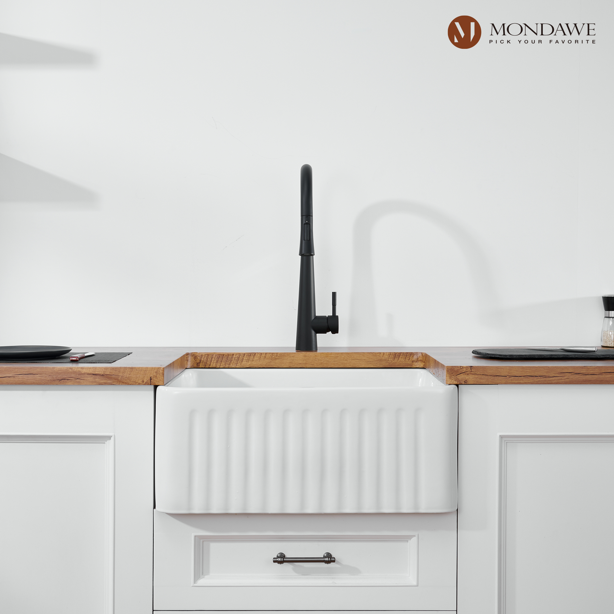 High Arc Pull Down Single Handle Kitchen Faucet with Accessories-Mondawe