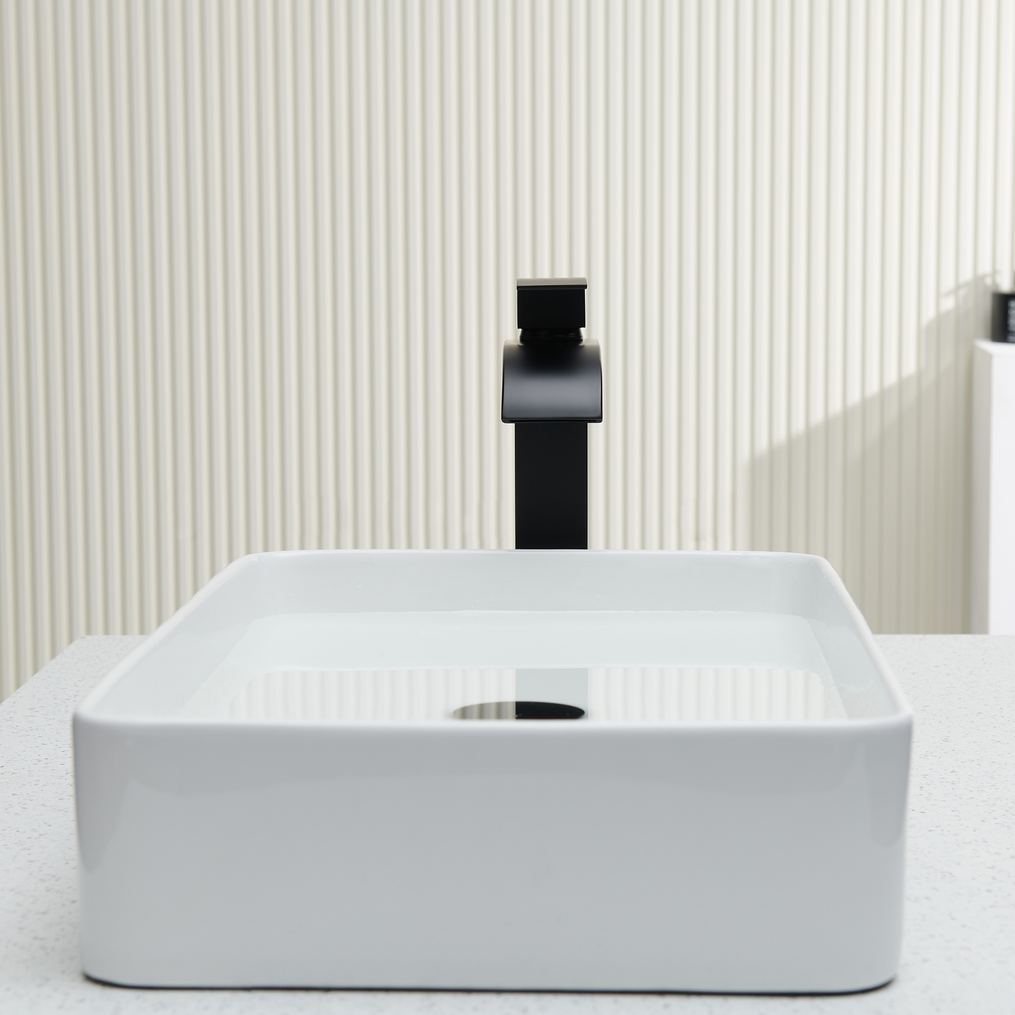 Mondawe bathroom vessel sink faucet for 1 hole