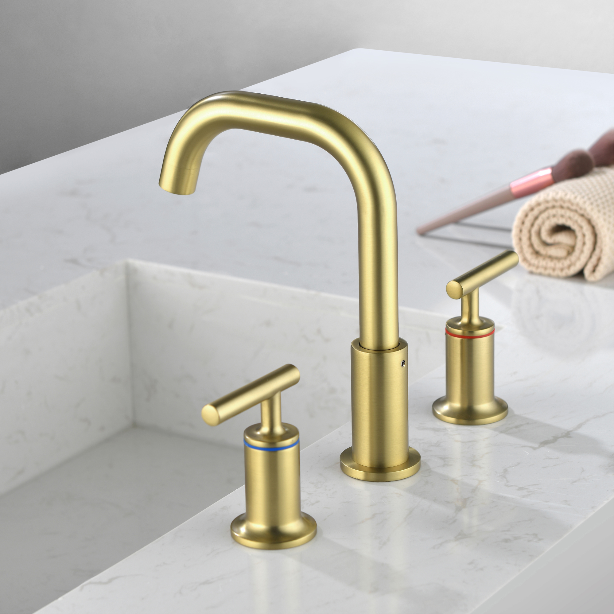 Mondawe 8-in Brass 3 Hole Widespread Double Handle Bathroom Sink Faucet in Black/Gold/Nickel-Mondawe