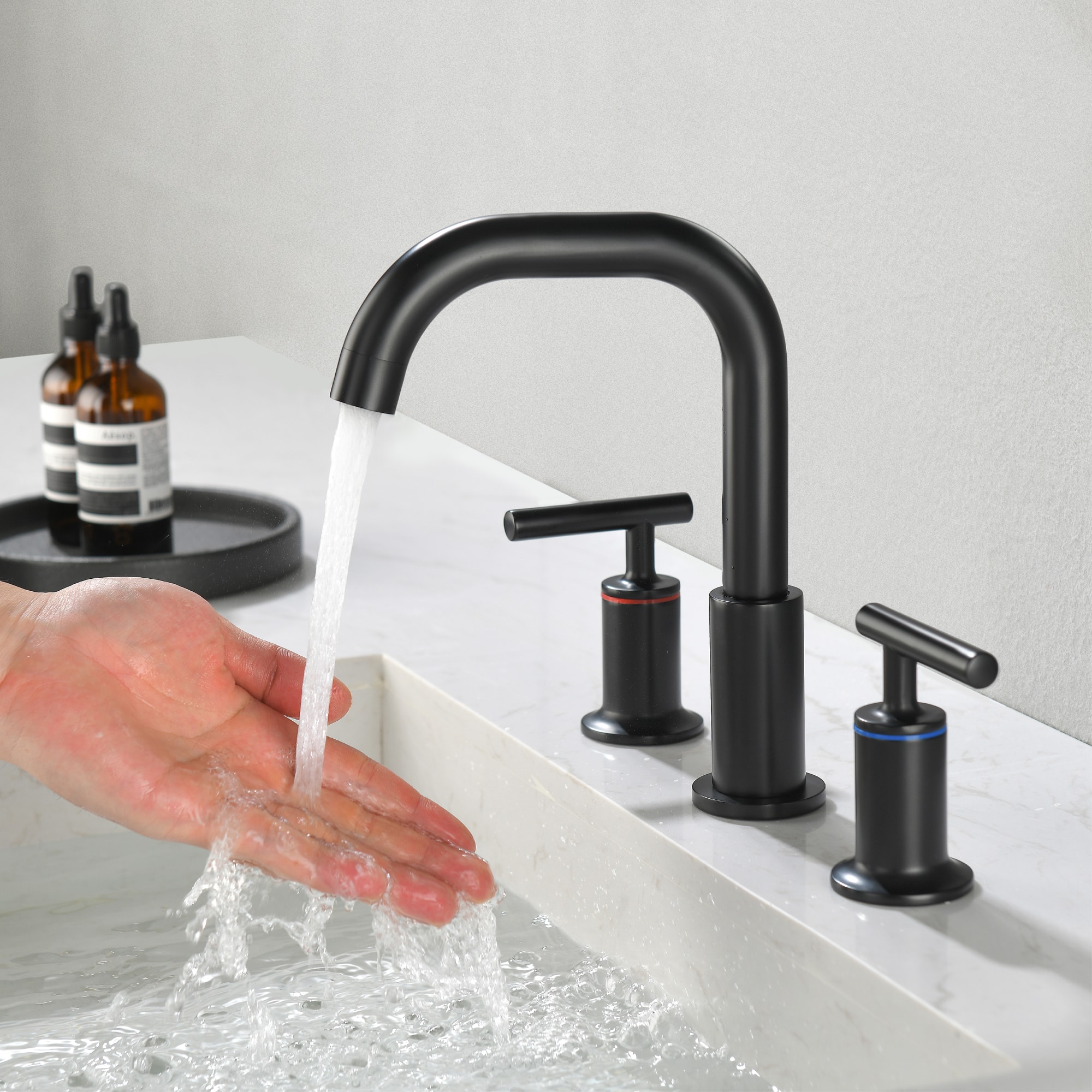 Mondawe 8-in Brass 3 Hole Widespread Double Handle Bathroom Sink Faucet in Black/Gold/Nickel-Mondawe