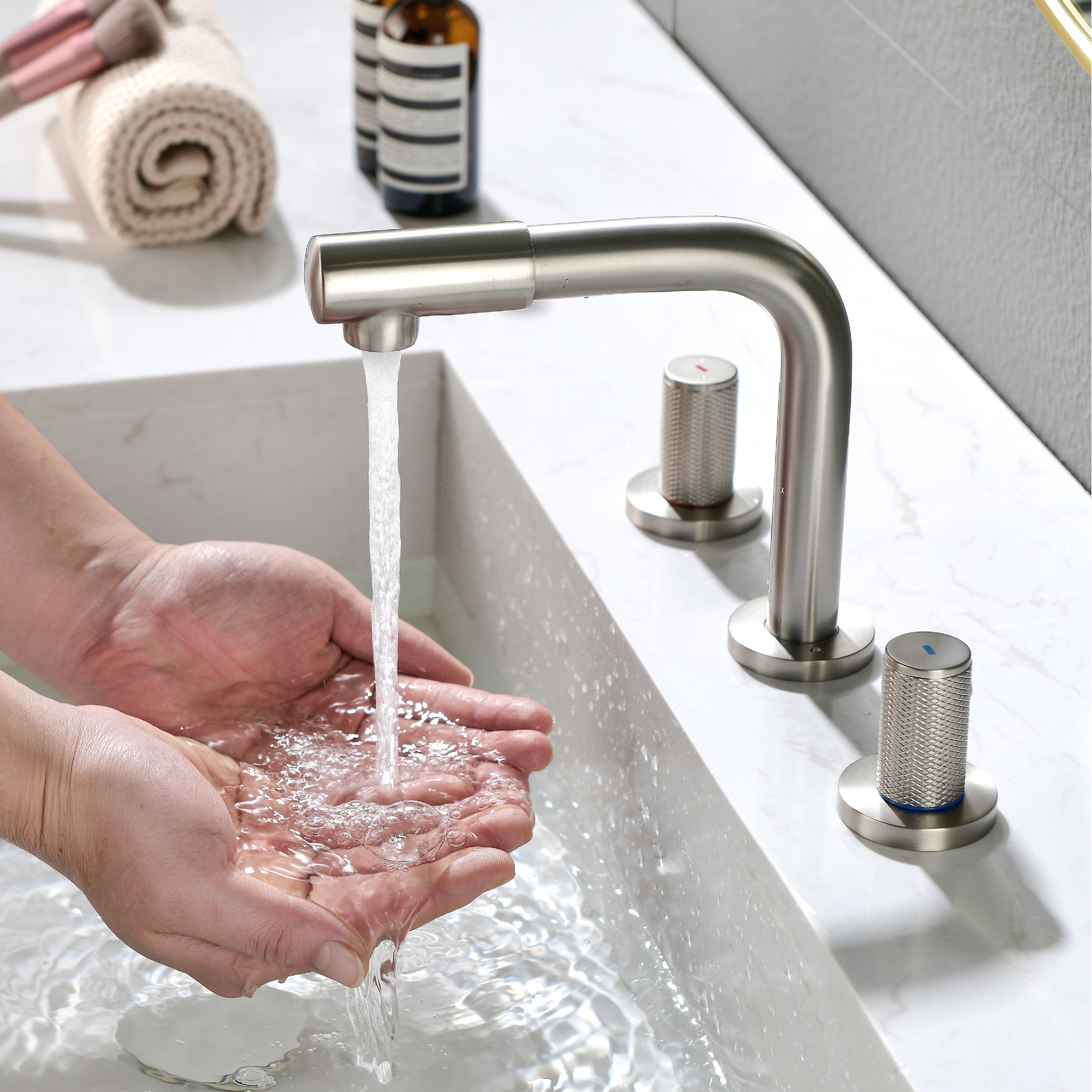 Mondawe Double Handle 8-Inch Center Wide-Spread Bathroom Faucet in Gold/Black/Nickel-Mondawe