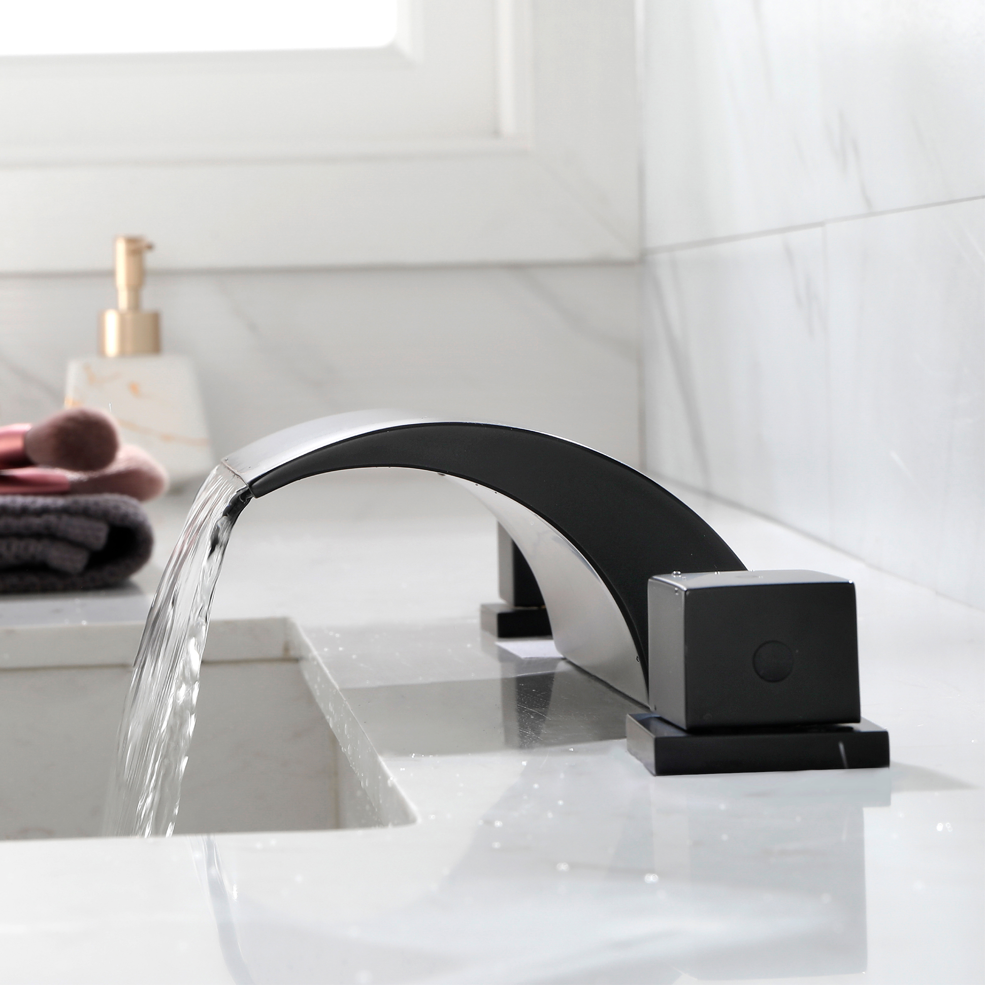 Mondawe Double Handle 8-Inch Center Wide-Spread Bathroom Faucet in Nickel/Black/Gold-Mondawe