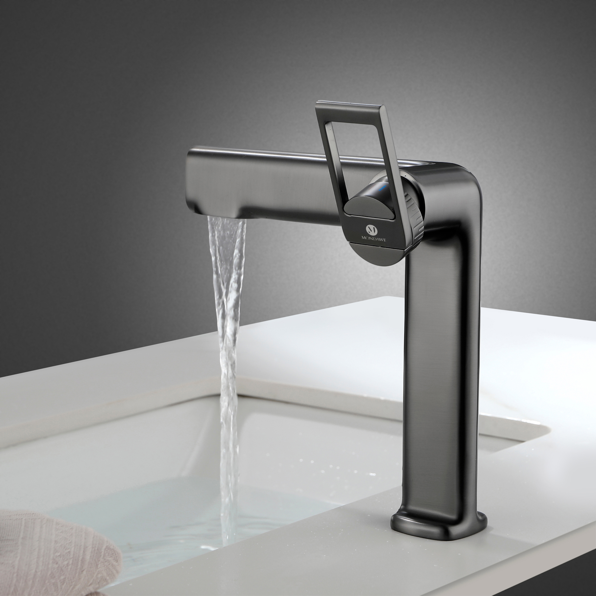 Trendy Long Spout Brass Single-Handle Single-Hole Bathroom Faucet Sink Faucet Bathroom Faucet in Brushed Gold/ Brushed Black Chrome