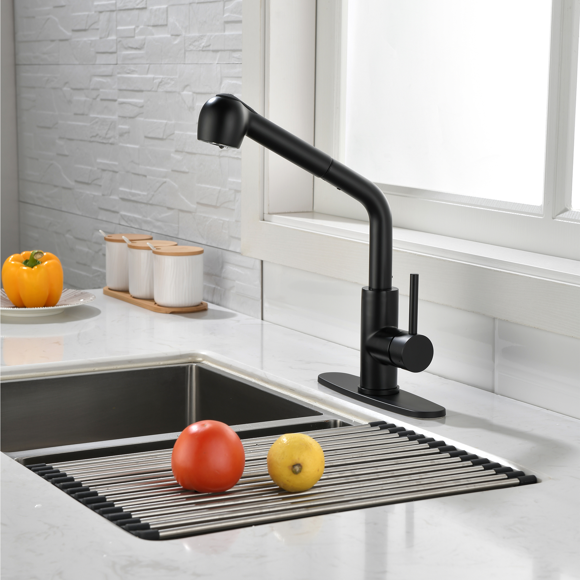 Single Handle Gooseneck Pull Down Sprayer Kitchen Faucet with Deckplate in Matte Black/Brushed Nickel/Brushed Gold