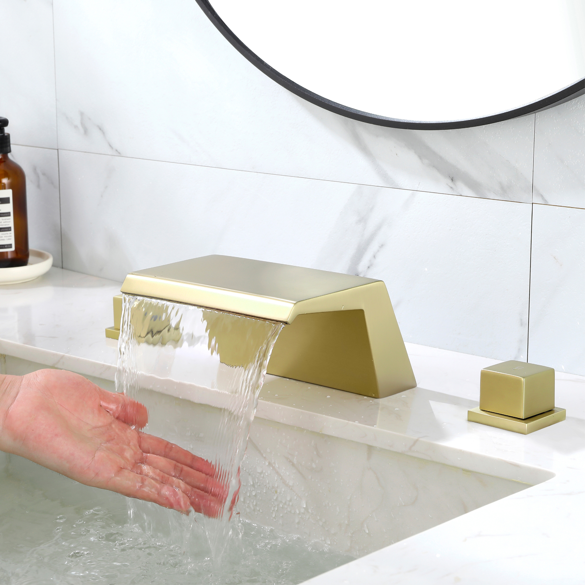 Mondawe Double Handle 8-Inch Center Wide-Spread Bathroom Faucet in Black/Gold/Nickel-Mondawe