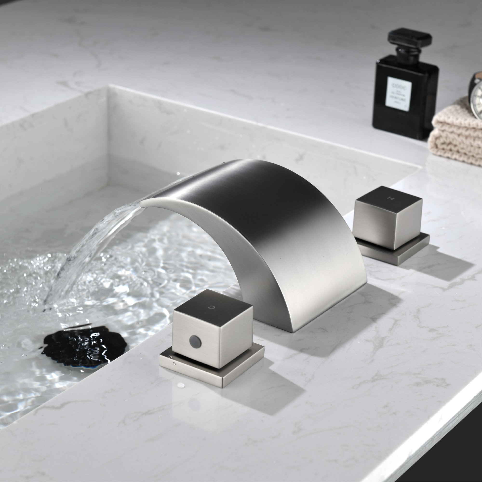 Mondawe Double Handle 8-Inch Center Wide-Spread Bathroom Faucet in Nickel/Gold/Black-Mondawe