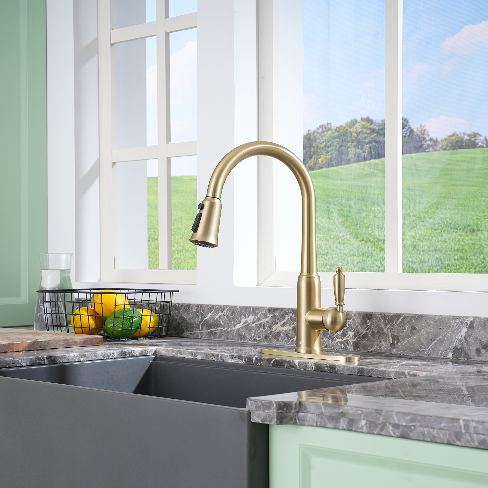 Single Handle Pull-Down Sprayer Kitchen Faucet with Three-function Pull out Sprayer head, Deckplate in Brushed Gold/Brushed Nickel/Matte Black/Matte White