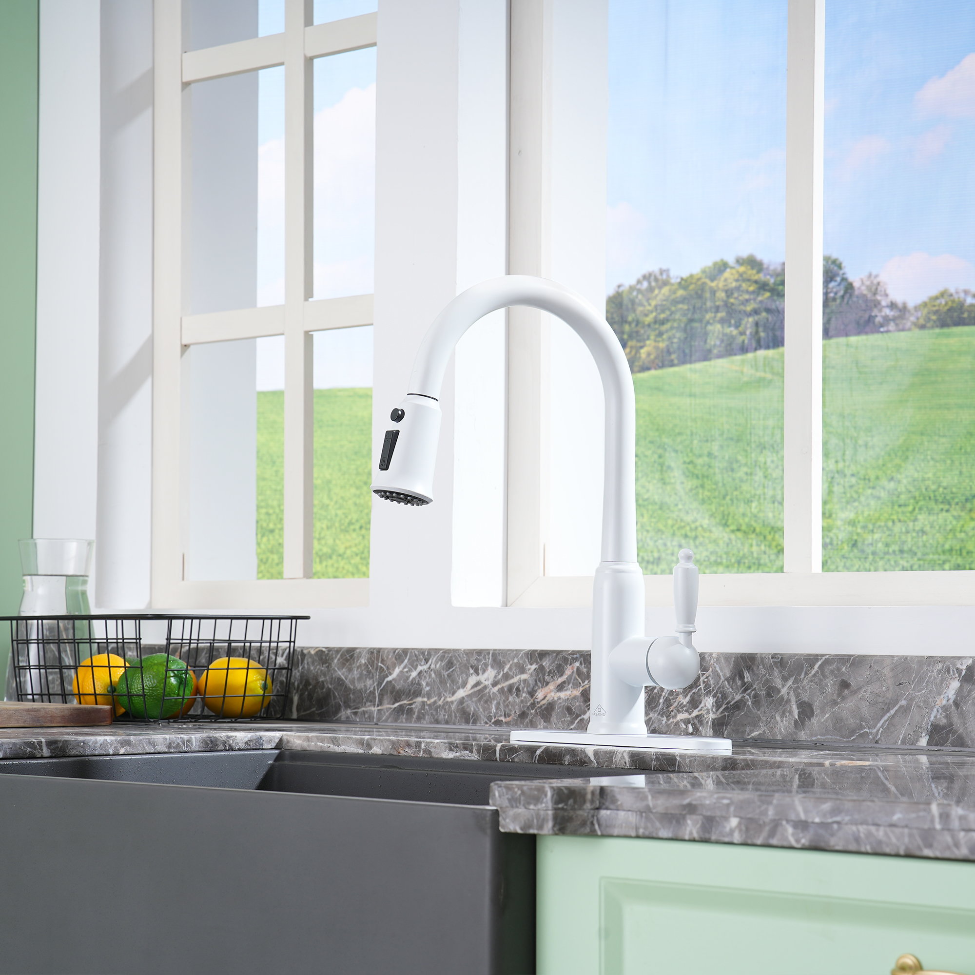 Single Handle Pull-Down Sprayer Kitchen Faucet with Three-function Pull out Sprayer head, Deckplate in Brushed Gold/Brushed Nickel/Matte Black/Matte White