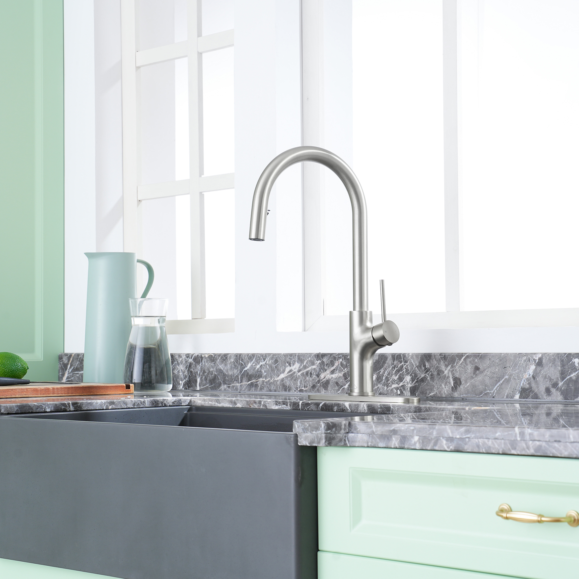 2-Spray Patterns Single Handle Pull Down Sprayer Kitchen Faucet with Deckplate and Water Supply Hoses in Brushed Gold