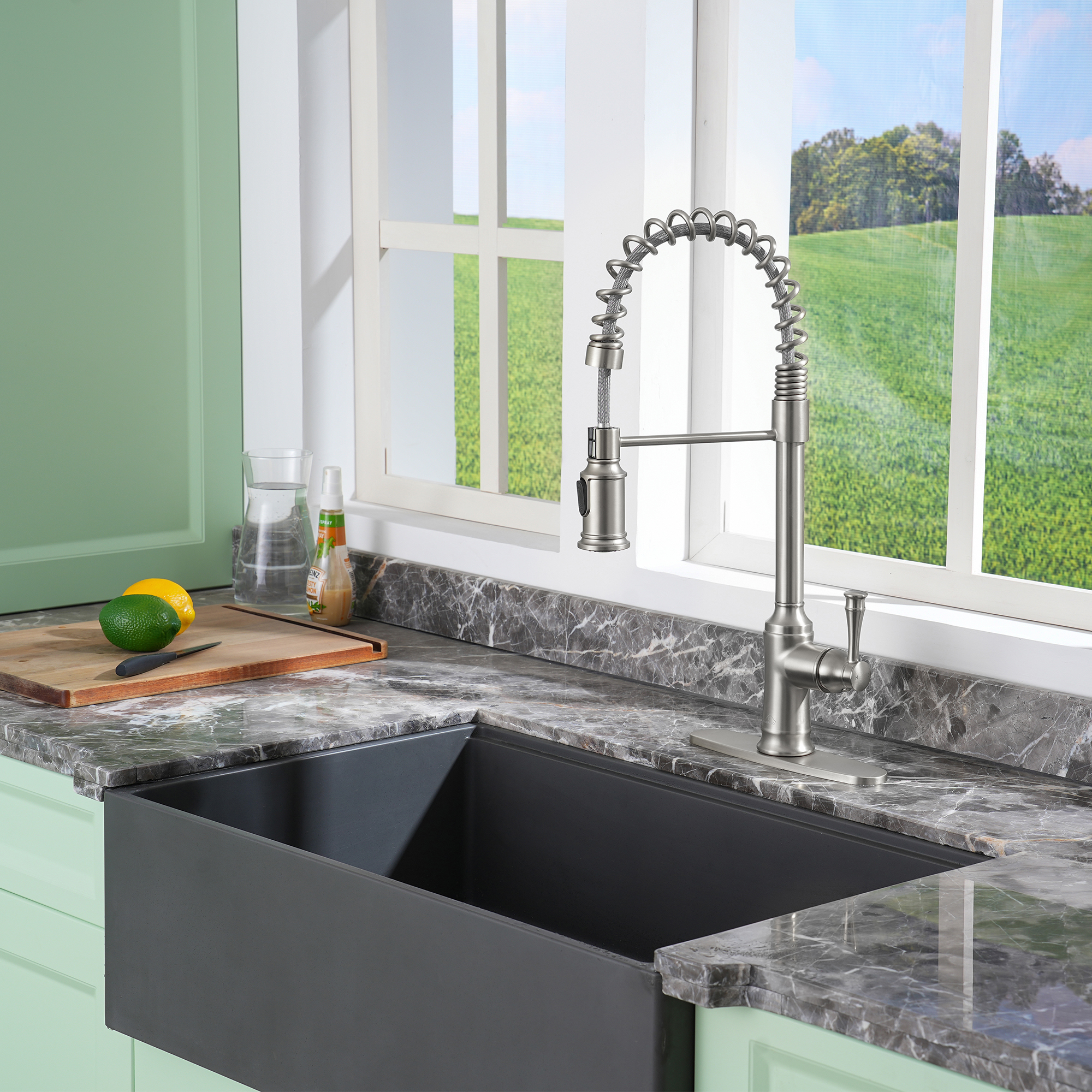 2-Spray Patterns Single Handle Pull Down Sprayer Kitchen Faucet with Deckplate and Water Supply Hoses in Brushed Gold/Brushed Nickel/Matte Black