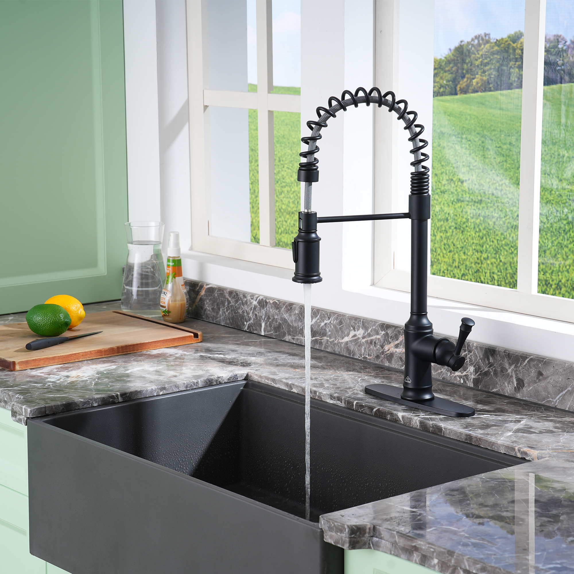 2-Spray Patterns Single Handle Pull Down Sprayer Kitchen Faucet with Deckplate and Water Supply Hoses in Brushed Gold/Brushed Nickel/Matte Black