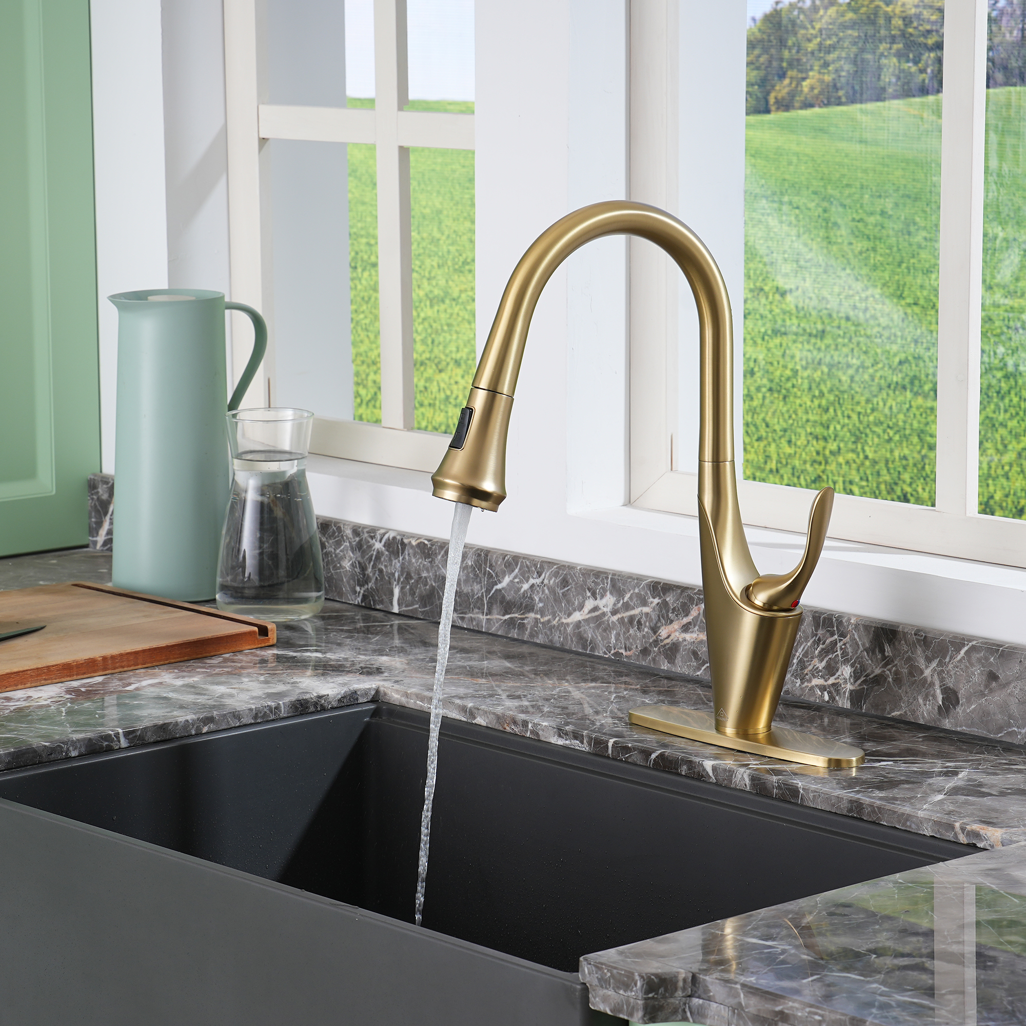 Single-Handle Kitchen Faucet with Pull-Out Sprayer